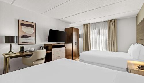 One-Bedroom Suite with Two Queen Beds - Non-Smoking