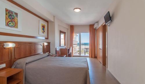 Double or Twin Room with Terrace
