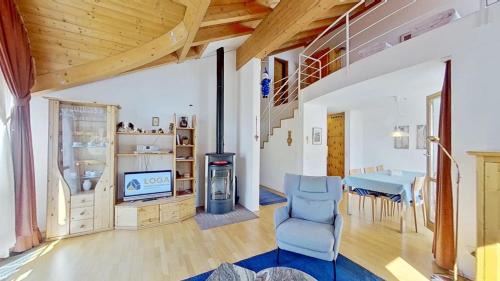 Apartment with Lake View