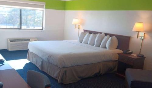 Deluxe King Suite