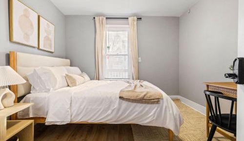 Queen Room with Shared Bathroom