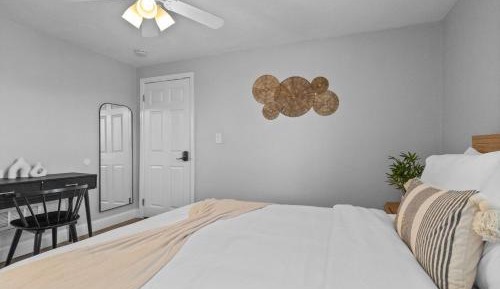 Queen Room with Shared Bathroom