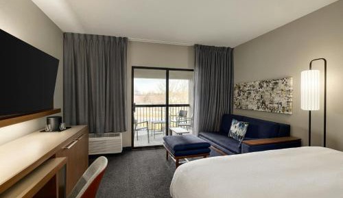 King Room with Bathtub and Sofa Bed - Mobility Access