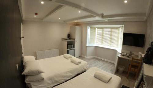 Twin Room with Shared Bathroom