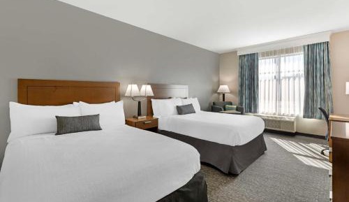 Queen Room with Two Queen Beds with Mobility Accessible Tub