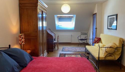 Deluxe Double Room (2 Adults + 1 Child)