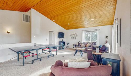 Three-Bedroom Vacation Home 