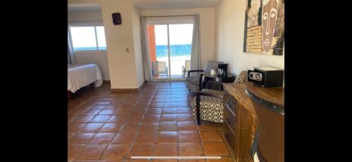 Standard Twin Room with Sea View