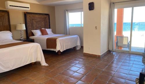 Standard Twin Room with Sea View