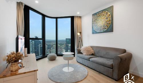 One-Bedroom Apartment with City View