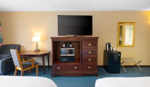 1st Floor Pet Friendly 2 Queen Beds