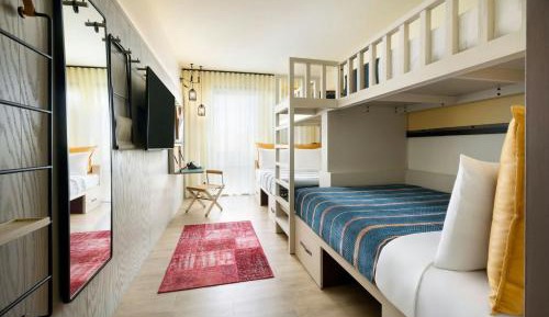 Twin Room with City View