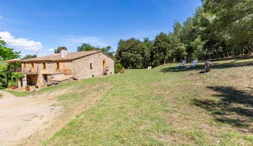 One-Bedroom Apartment with Garden