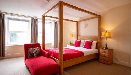 Deluxe Queen Room - 4 Poster 