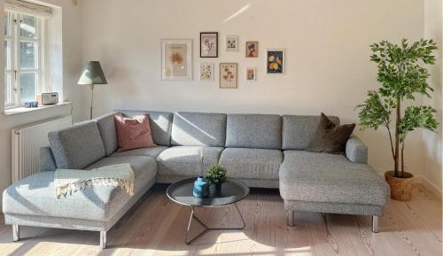 Seven-Bedroom Holiday Home