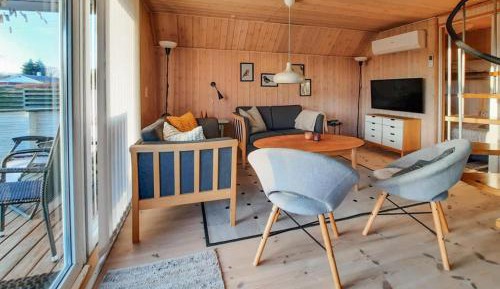 Three-Bedroom Vacation Home 