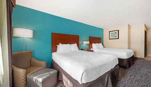 Queen Room with Two Queen Beds - Disability Access/Bath Tub