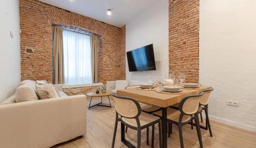 Three-Bedroom Deluxe Apartment