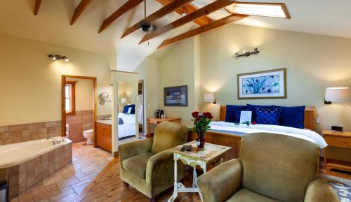 King Suite with Spa Bath