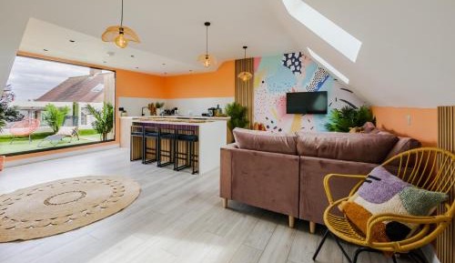 Two-Bedroom Deluxe Apartment with Balcony