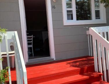 Bungalow with Patio