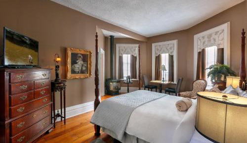 Queen Suite