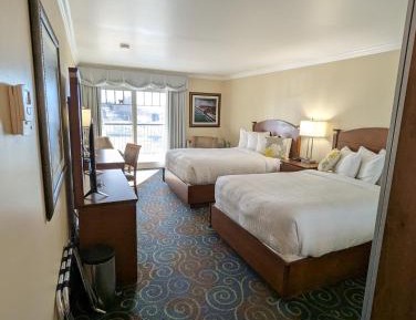 Deluxe Double Room with Balcony and Sea View
