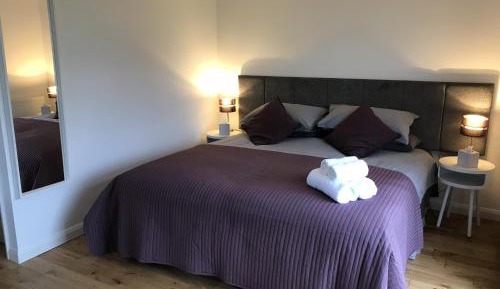 Twin Room with Shower