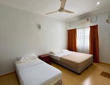 Triple Room with Private Bathroom