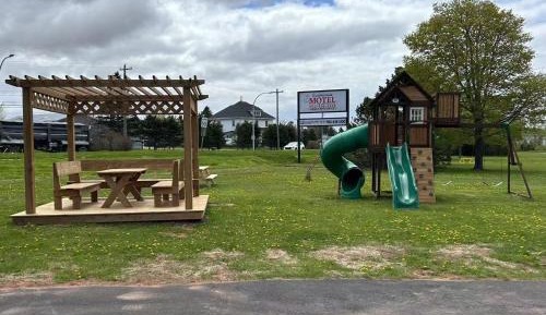 Deluxe Queen Room with Two Queen Beds