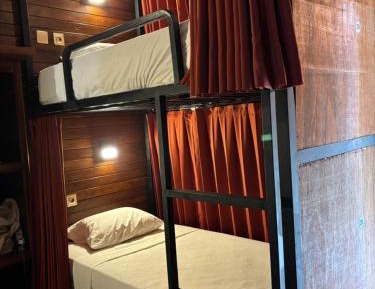 Bed in 8-Bed Mixed Dormitory Room