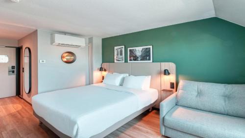 Standard Room - 1 Queen Bed 1 Sofa Bed