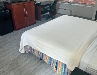 King Suite with Hot Tub - Non-Smoking