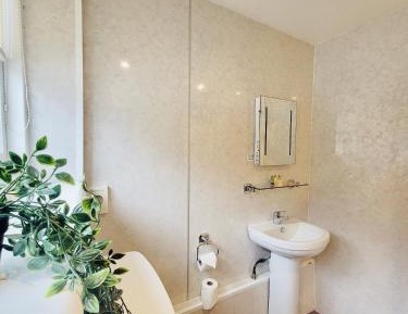 Twin Room with Private Bathroom