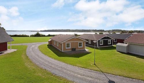 Three-Bedroom Vacation Home 
