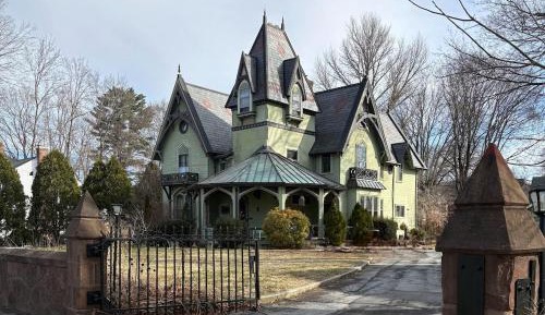 Four-Bedroom Vacation Home