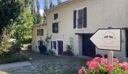 Double or Twin Room with Private Bathroom