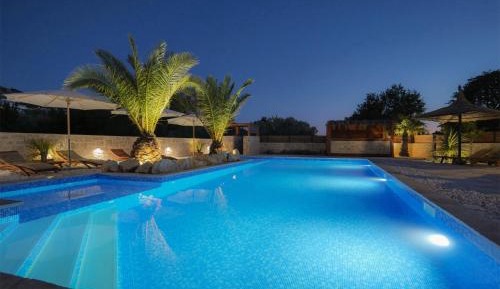 Three-Bedroom Premium Apartment with Resort View