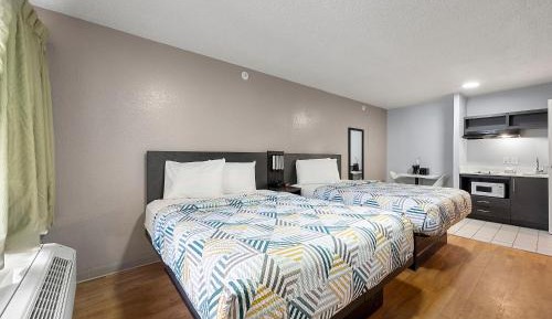 Queen Room with Two Queen Beds - Non-Smoking