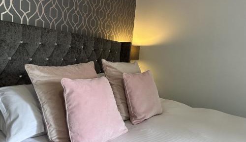 Twin Room with Private Bathroom