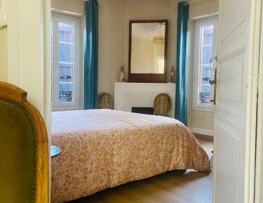 Double Room with Shared Bathroom