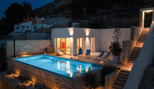 Villa - Beach Front