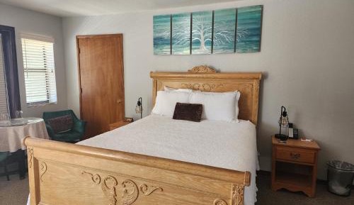 Queen Room with Garden View