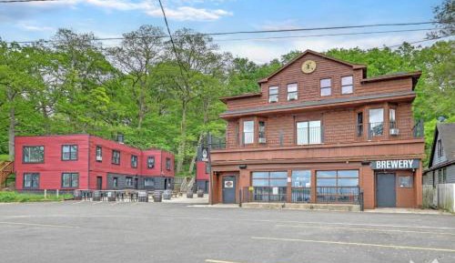 Apartment with Lake View