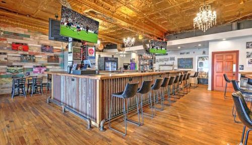 Queen Room with Shared Bathroom