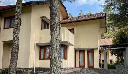3-Bedroom Family Corner with Balcony