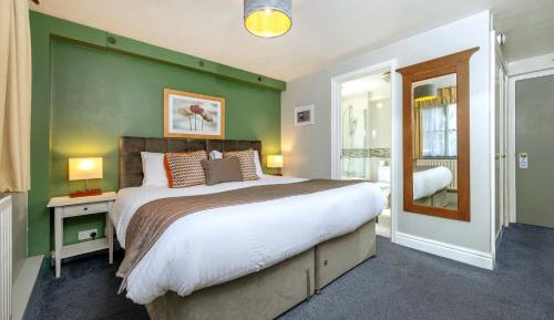 Double or Twin Room with Private Bathroom