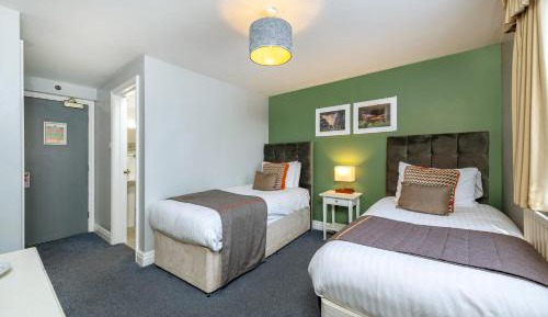 Twin Room with Private Bathroom