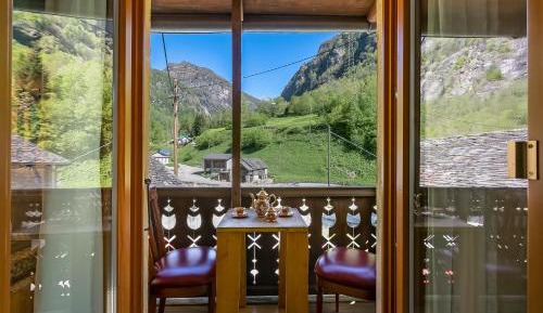 Apartment with Balcony