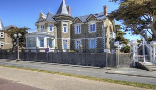 Holiday Home (5 Adults)